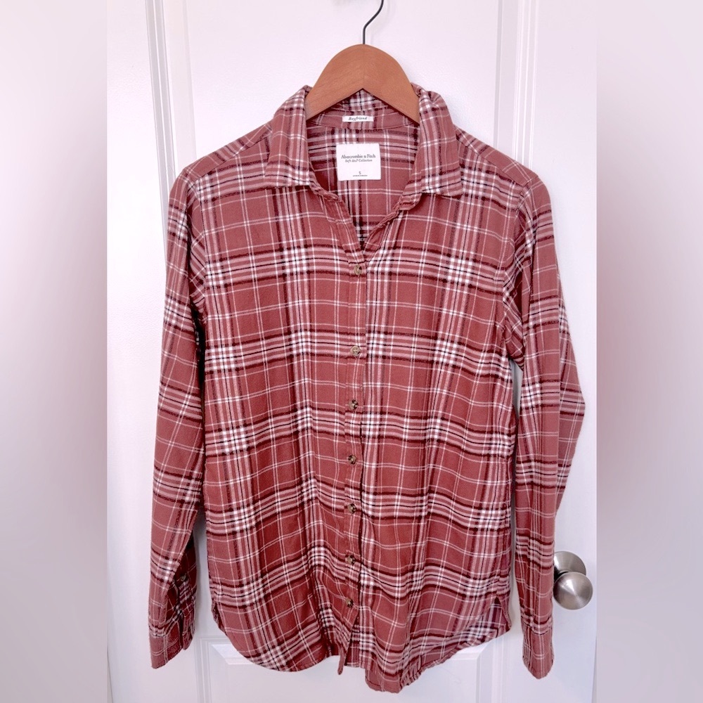 Abercrombie and Fitch Women’s Flannel Shirt.  With pockets